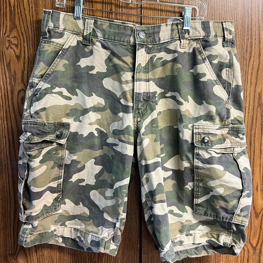 Carhartt  Relaxed Fit Camo Cargo Shorts Sz 36 Fits like a 34